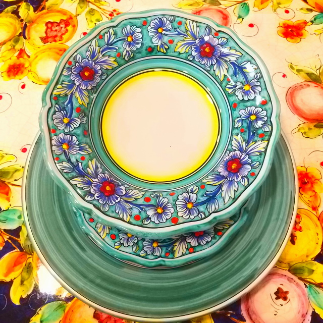 Piatti colorati in ceramica
